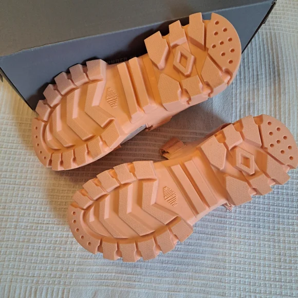 Palladium Revolt Platform Sandals - Picture 7 of 8